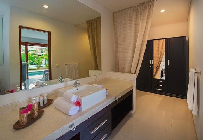 Moonlight Villa Bali นูซาดูอา ภายนอก รูปภาพ